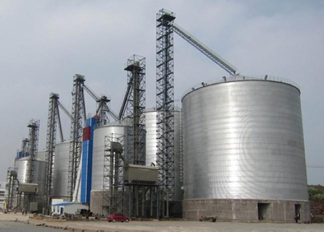 铁门关大型钢板库构造参数及水泥储存质量